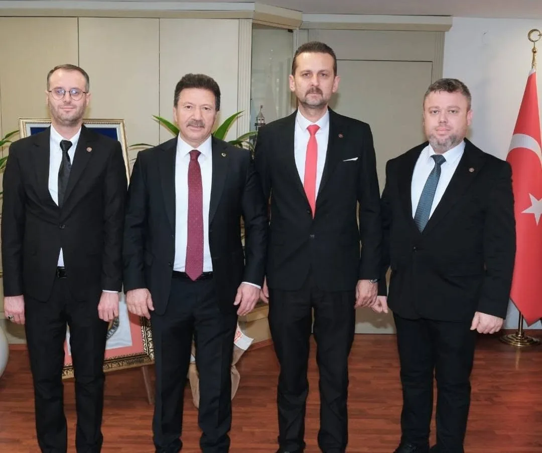 Efe’den Yiğiner’e Tebrik Mesajı
