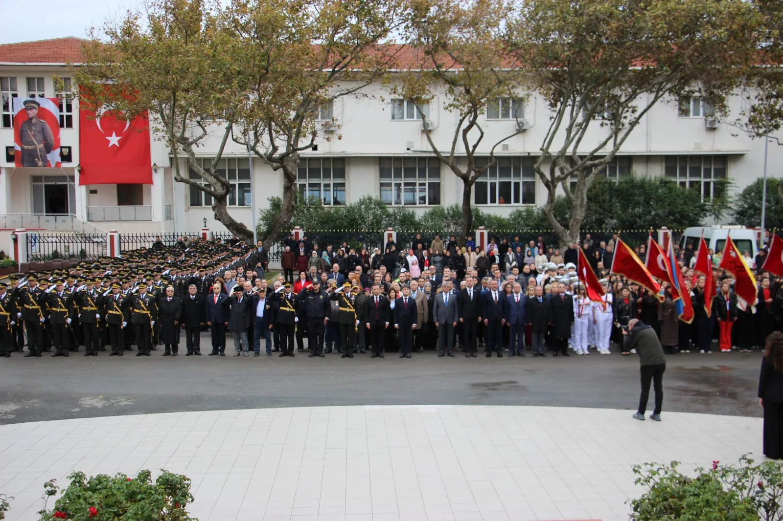 Cumhuriyet Bayramı Coşkusu Çelenk Töreniyle Başladı