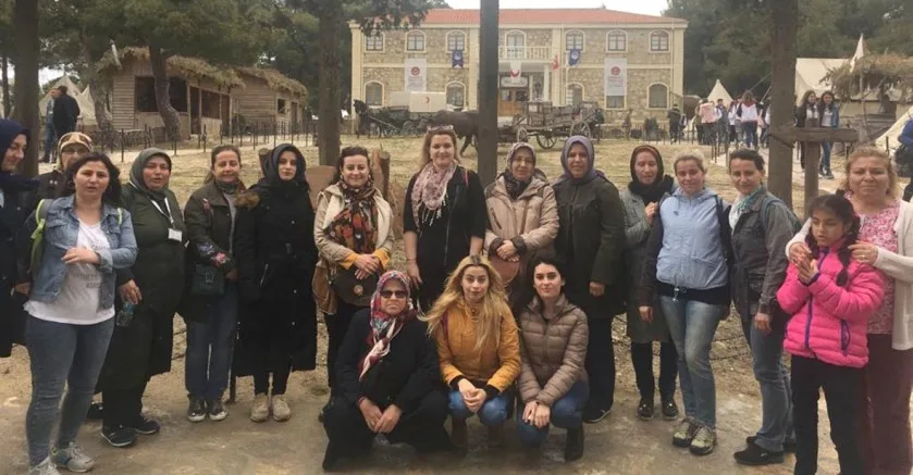 AK Kadınlar Gezide