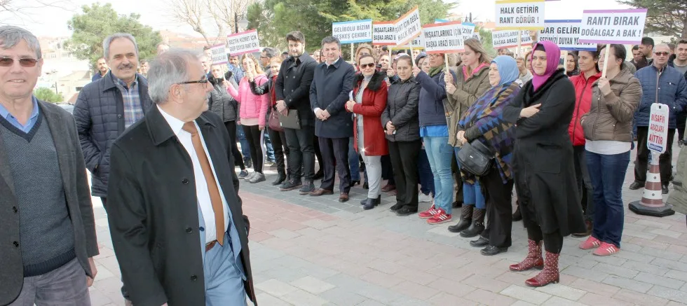 AK PARTİ İLÇE BAŞKANI MEHMET GÖZÜTOK; “ZENGİNE PEŞKEŞ ÇEKME, TOKİ’Yİ RANTA ÇEVİRME”