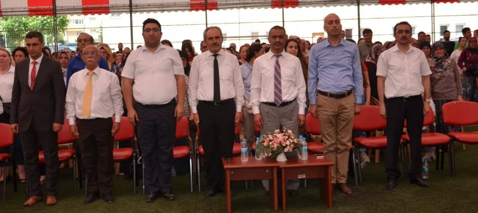 Atatürk Meslek Lisesi Öğrencilerinin Mezuniyet Töreni