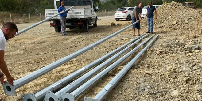 Balıkçı Barınağı Aydınlatılıyor