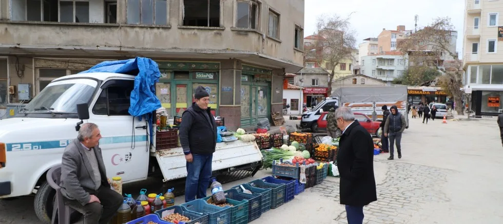 Başkan Özacar’dan Halk Pazarına Ziyaret