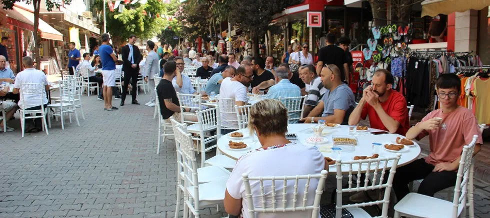 Başkan Soyuak, Esnafla Kahvaltıda Buluştu