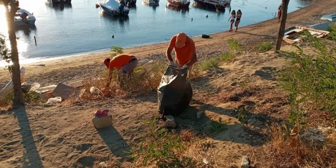 Belediyeden Güneyli Sahilinde Temizlik