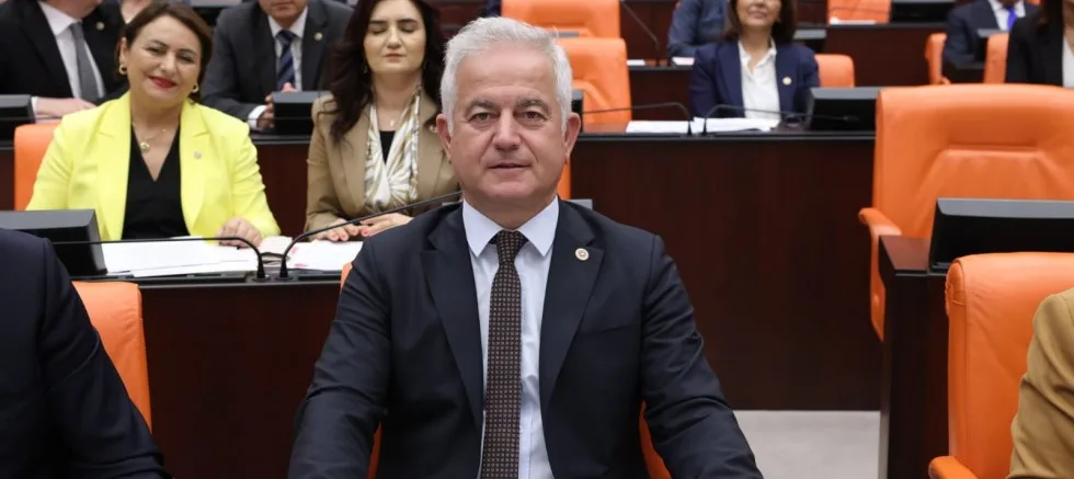 ‘Büyük Önderimizi Minnetle Anıyoruz’