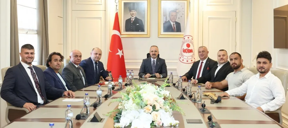 Çanakkale Yağlı Güreş Birliği'nden Turan'a Ziyaret