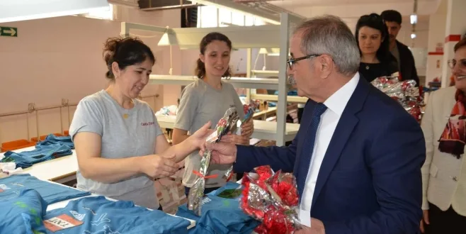 CHP BELEDİYE BAŞKAN ADAYI VE BELEDİYE BAŞKANI ÖZACAR’IN KADINLAR GÜNÜ ZİYARETLERİ
