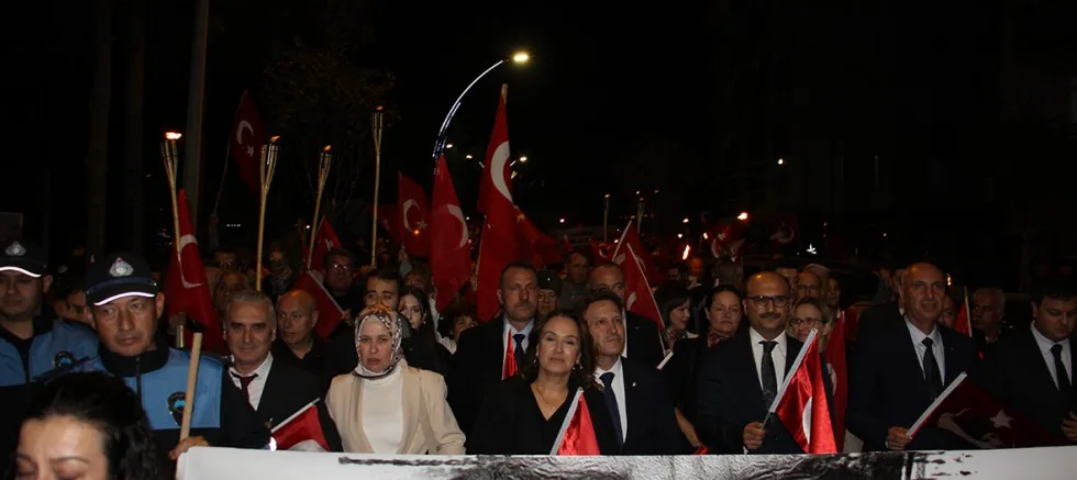 Cumhuriyet Bayramı’nda Fener Alayı ve Resepsiyon