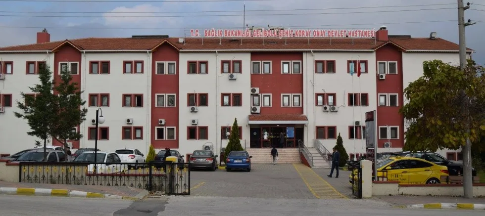 Devlet Hastanesi 38 Hekim ile Hizmet Vermeye Devam Ediyor