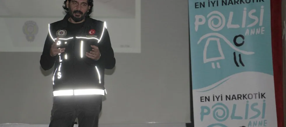 “En İyi Narkotik Polisi Anne” Konulu Sunum
