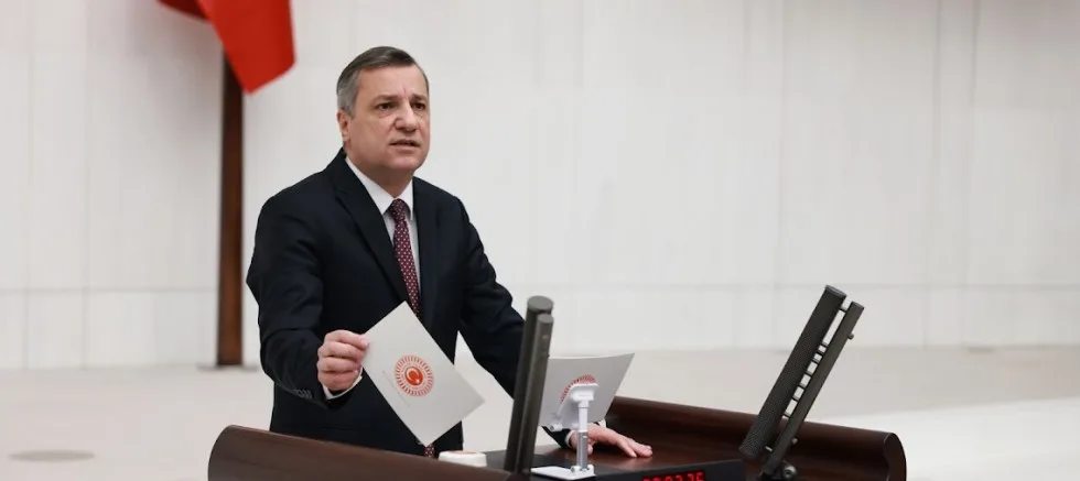 'Etmeyin Eylemeyin, Çiftçi Perişan'