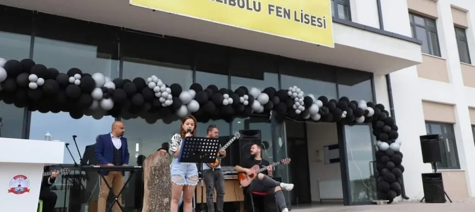 Fen Lisesi’nde Mezuniyet Töreni Heyecanı