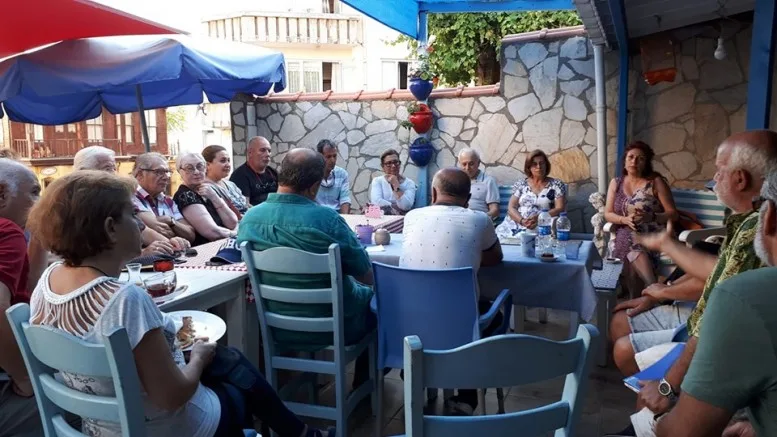 Feribot Kuyruğu Nedeniyle Toplandılar