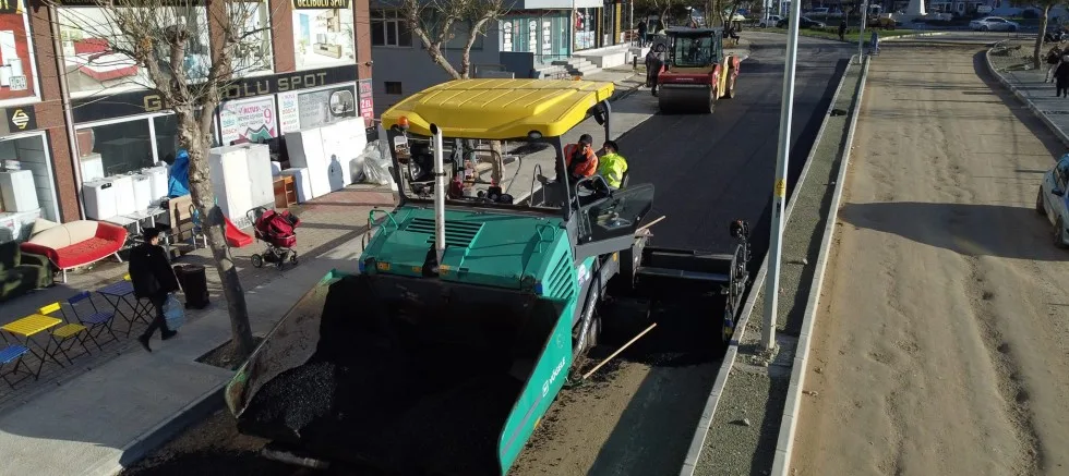 Gazi Hasan Paşa Caddesi’nde Asfalt Serimi Yapılıyor