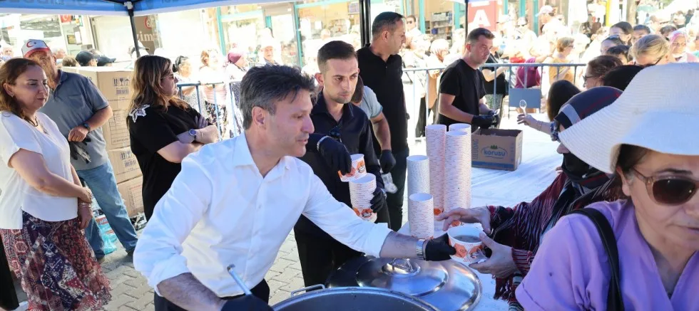 Gelibolu Belediyesi’nden Aşure İkramı