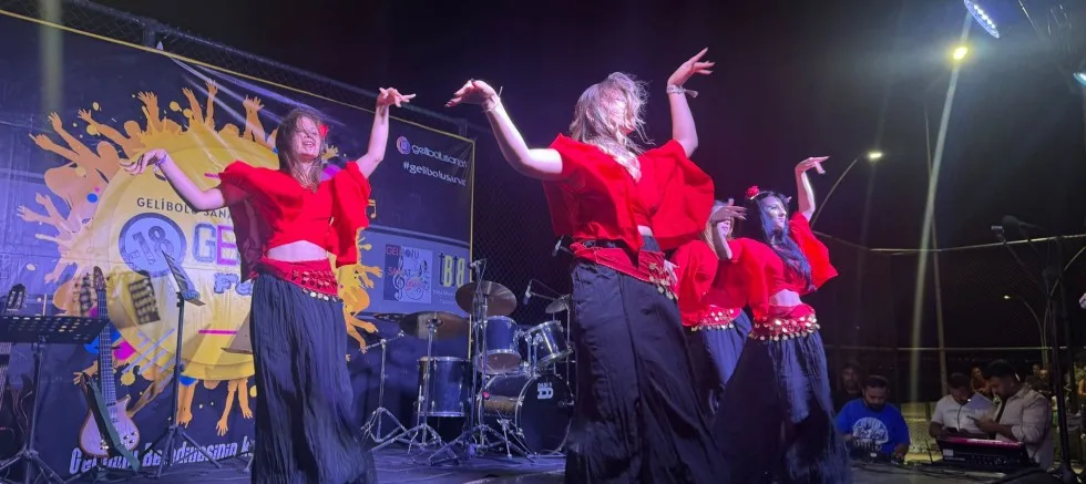 Gelibolu’da Genç Yetenekler -18 Fest’te Sahne Aldı