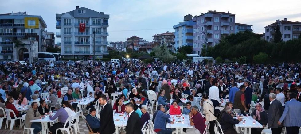 GELiBOLU MEVLEViHANESi’NDE 3 BiN KiŞiLiK iFTAR