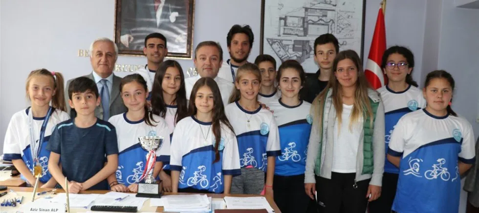 Gelibolu Triatlon Takımından İl Müdürüne Ziyaret