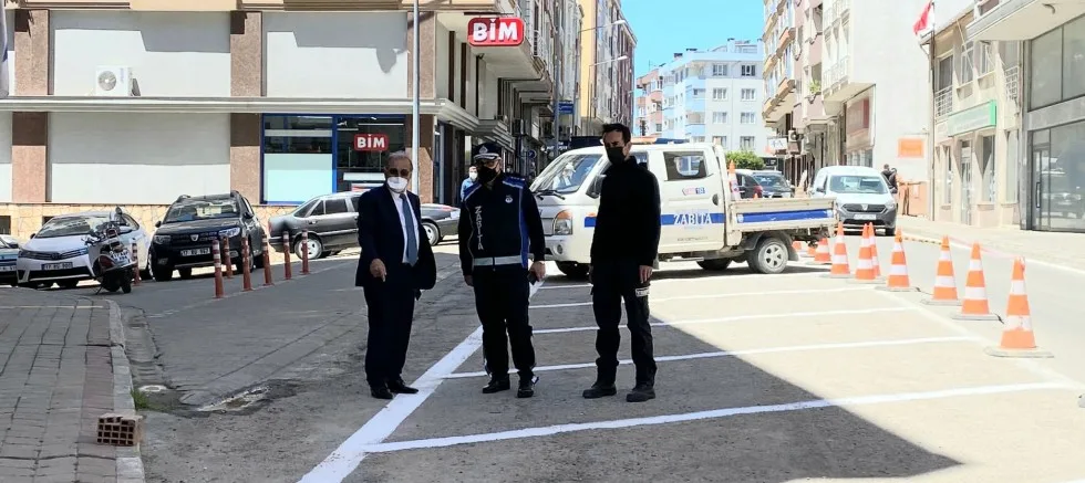 Gölcük Caddesi’ne Otopark Alanı Oluşturuldu
