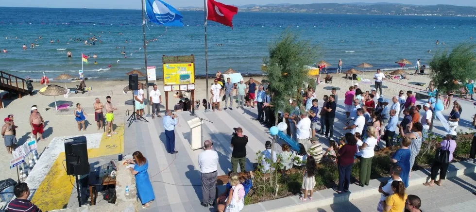 Hamzakoy’da Mavi Bayrak 6. Kez Gönderde