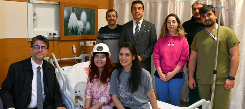 Hastanede Anlamlı Baret Takma Töreni