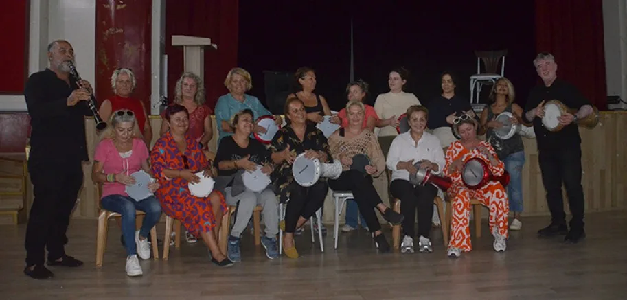 Kadınlar, Stresten Darbuka Çalarak Uzaklaşıyor