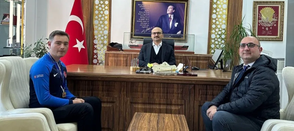 Kaymakam Abacı, Avrupa Şampiyonu Kırca’yı Makamında Ağırladı