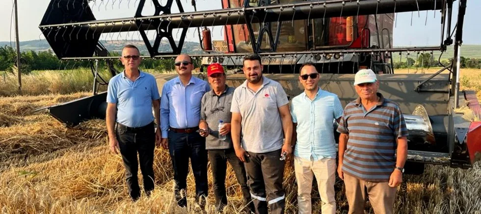 Kaymakam Abacı, Biçerdöverle Ekin Biçti