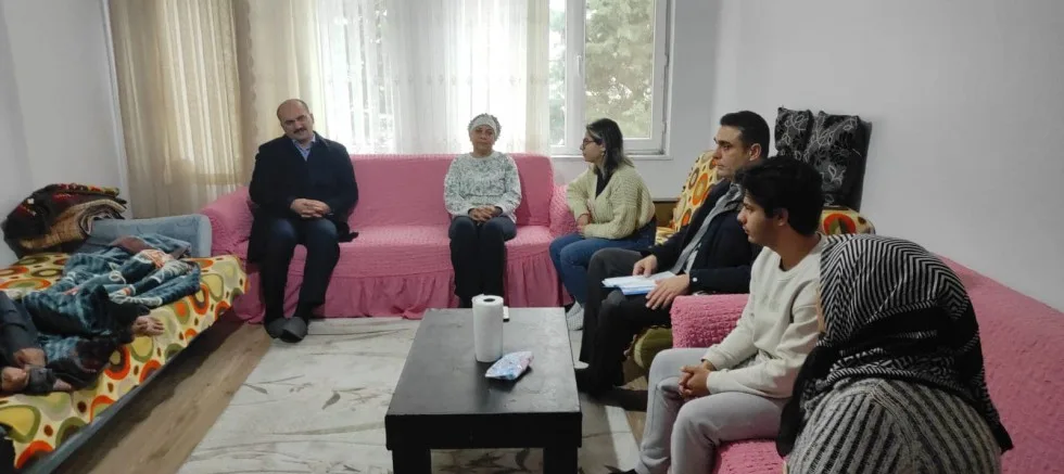 Kaymakam Bekir Abacı, Depremzedeleri Yalnız Bırakmıyor