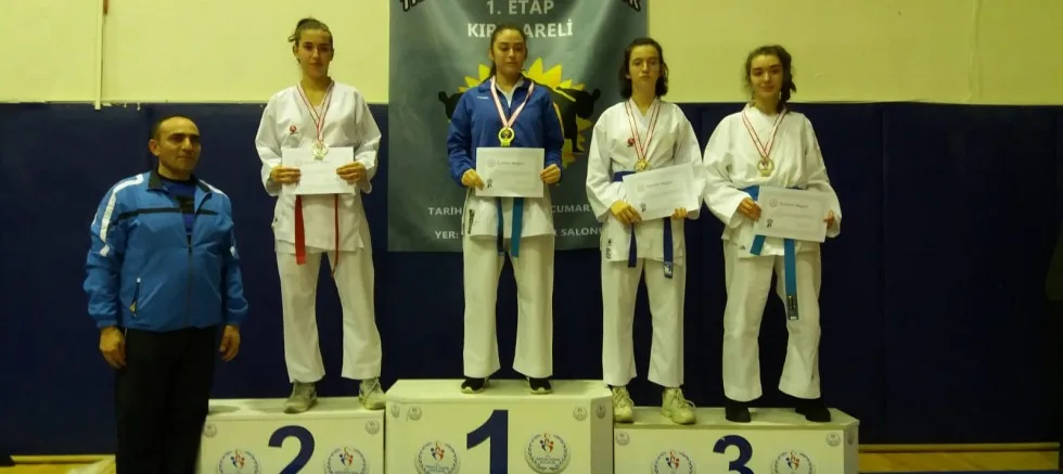 KIRKLARELİ TRAKYA KARATE LİGİNDEN MADALYA İLE DÖNDÜLER