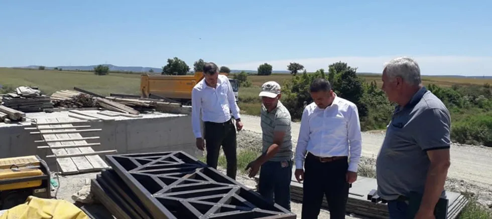 Köy Yollarındaki Çalışmaları İncelediler