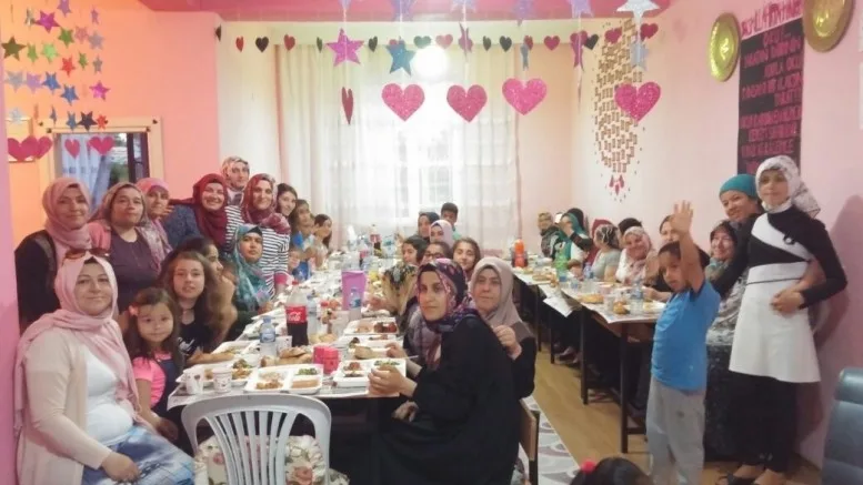 Kur’an Kursu Öğrencilerinin İftar Buluşması