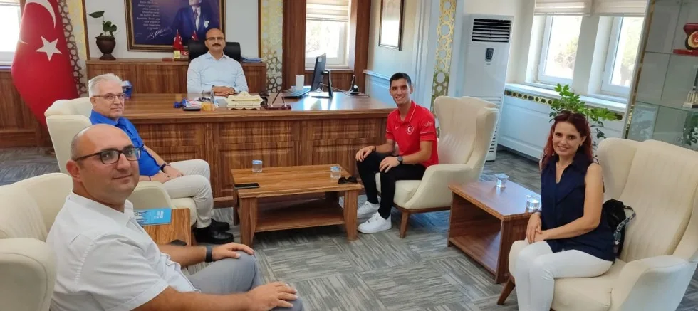 Milli Sporcumuz Tümer’den Kaymakam Abacı’ya Ziyaret