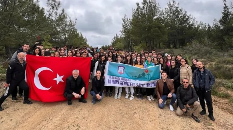 Öğrencilerden ‘57. Alay Şehitlere Saygı Yürüyüşü’
