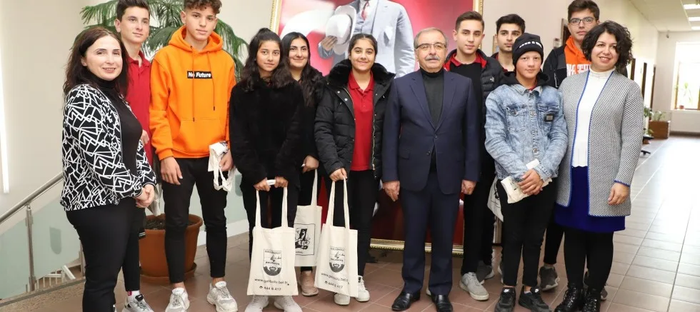 Öğrencilerden Belediyeye Ziyaret