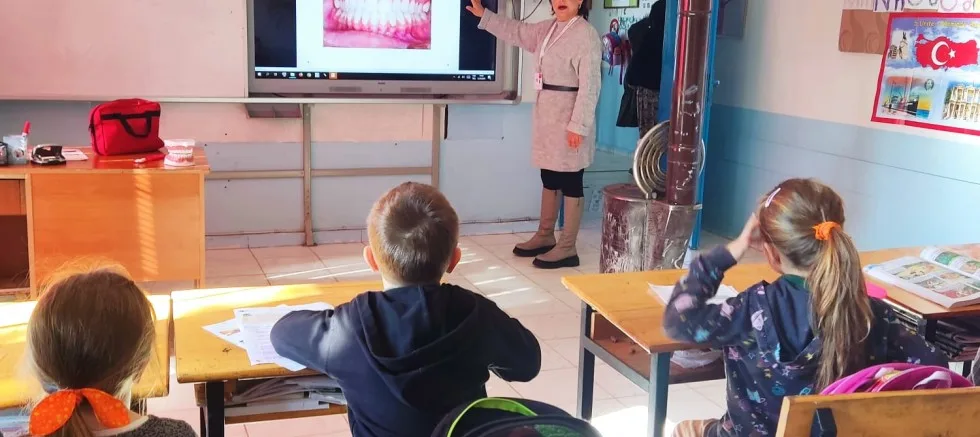 Öğrencilere Ağız ve Diş Sağlığı Eğitimi Verildi