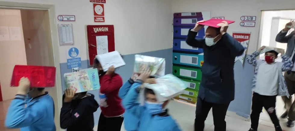 Okullarda ‘Deprem Anı ve Tahliye Tatbikatı’ Yapıldı