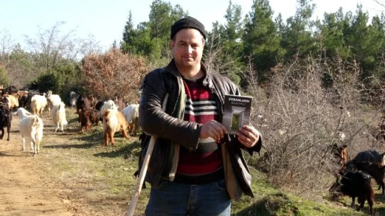 Okulu 5. Sınıfta Bıraktı, Çobanlık Yaparak Kitabını Çıkardı