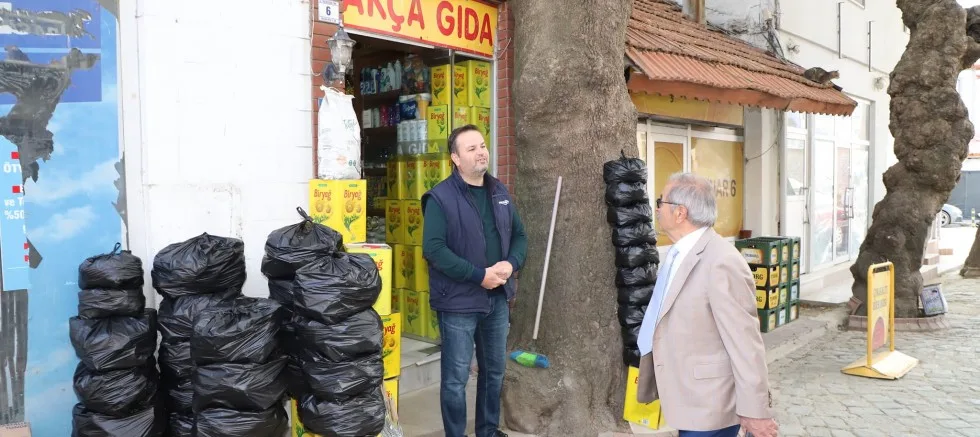 Özacar, Güne Esnafları Ziyaret Ederek Başladı