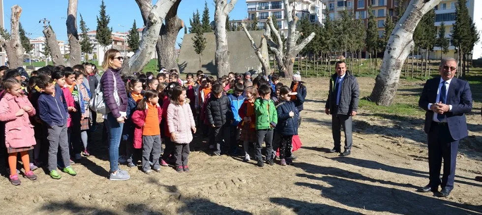 Özacar, Öğrencilerle Fidan Dikti