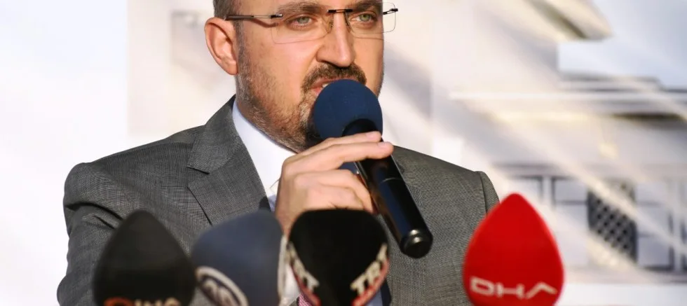 ‘Pinokyo Yalan Söylerken Burnu Uzuyordu, Ancak Bunların Yüzü Bile Kızarmıyor’
