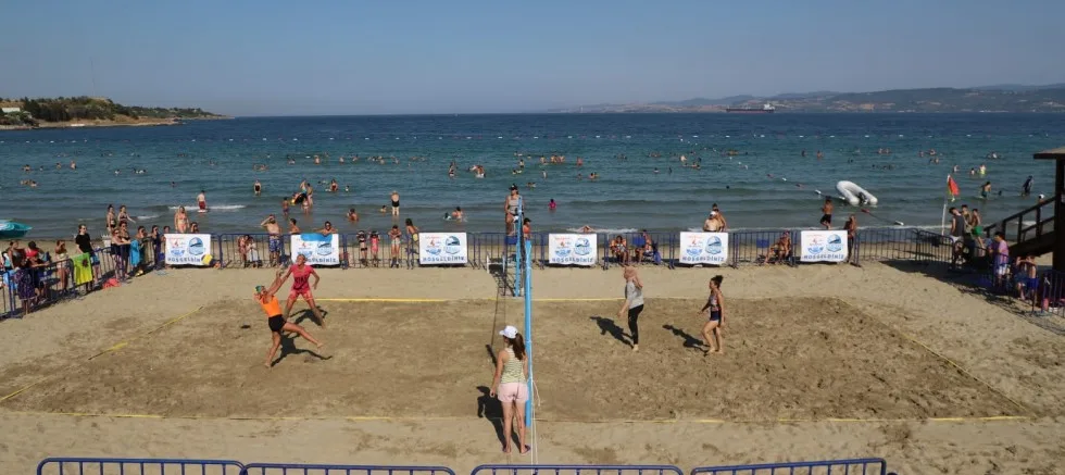 Plaj Voleybolu Turnuvası Başladı