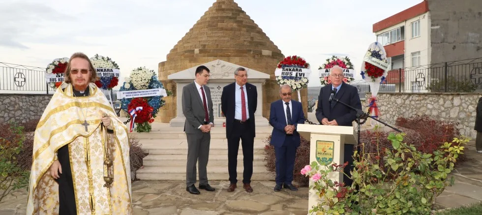 Rus Anıtı'nda Beyaz Ruslar İçin Anma Töreni Düzenlendi