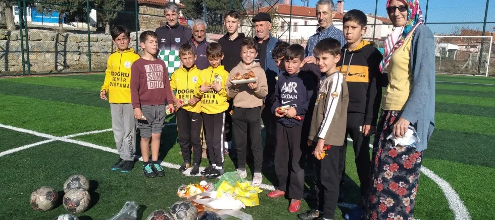 Saroz El Ürünlerinden Küçük Sporculara İkram
