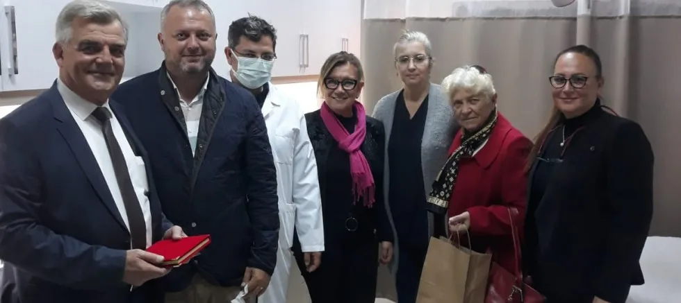 Tıbbi Cihaz Bağışçılarına Teşekkür Plaketi