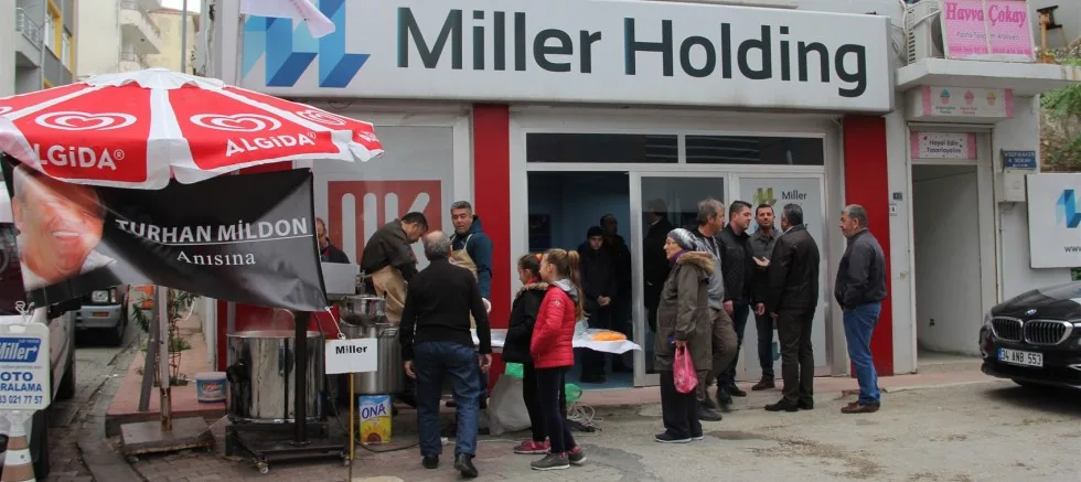 TURHAN MiLDON ANISINA  LOKMA TATLISI DAĞITTILAR