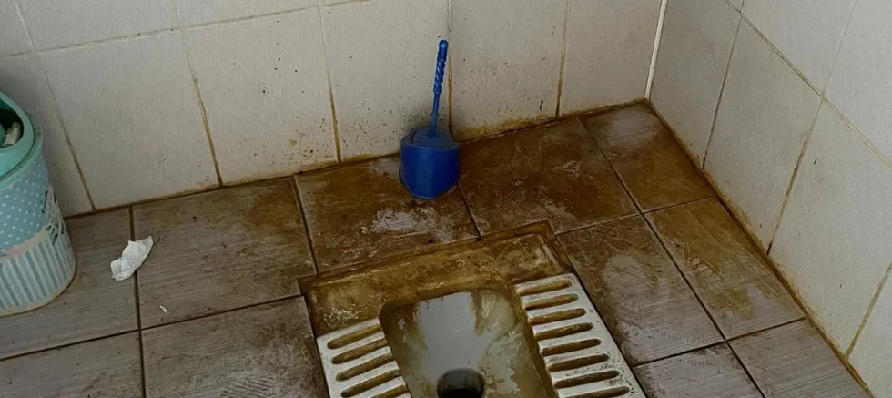 Tuvaletler Kaderine Terk Edilmiş Durumda