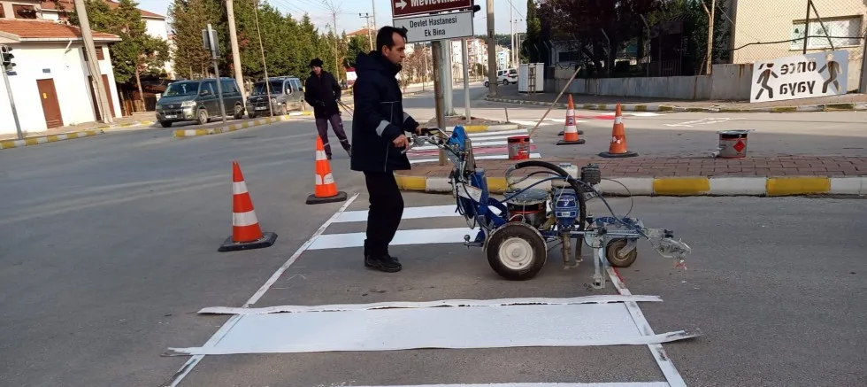 Yaya Geçidi Çizgileri Yenileniyor