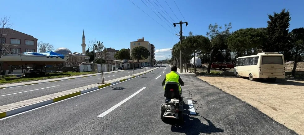 Yol ve Park Çizgileri Çiziliyor